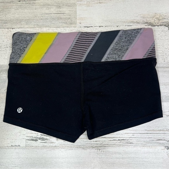 Lululemon Size 6 Womens Reversible Retro Boogie Biker Athleisure Shorts - Picture 2 of 15